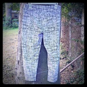 Valerie Steven's Stretchy White & Black  Capris